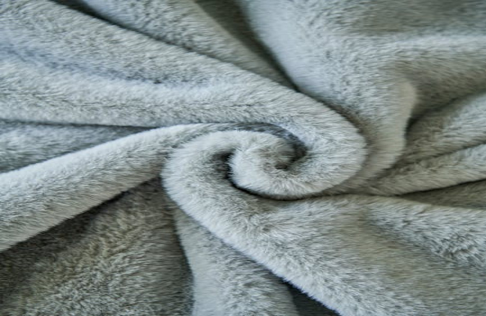 Hoe verwijder je bloedvlekken uit kleding zonder de stof te beschadigen